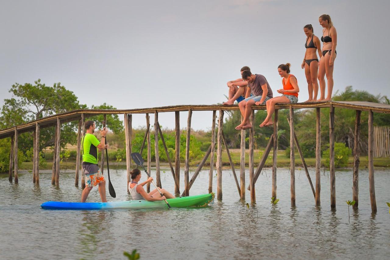 Kitesurfing Lanka Hotel Kalpitiya Buitenkant foto