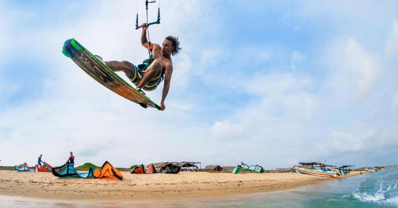 Kitesurfing Lanka Hotel Kalpitiya Buitenkant foto